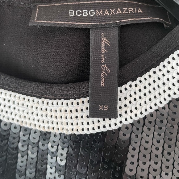 BCBG Sofi - Cutest Sequins Top - In great condition - Picture 8 of 9